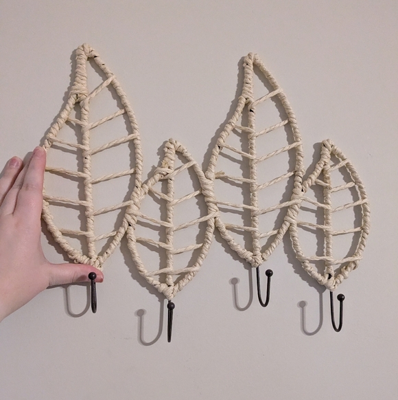 Boho Rattan Leaf Hanging Rack - Picture 2 of 4